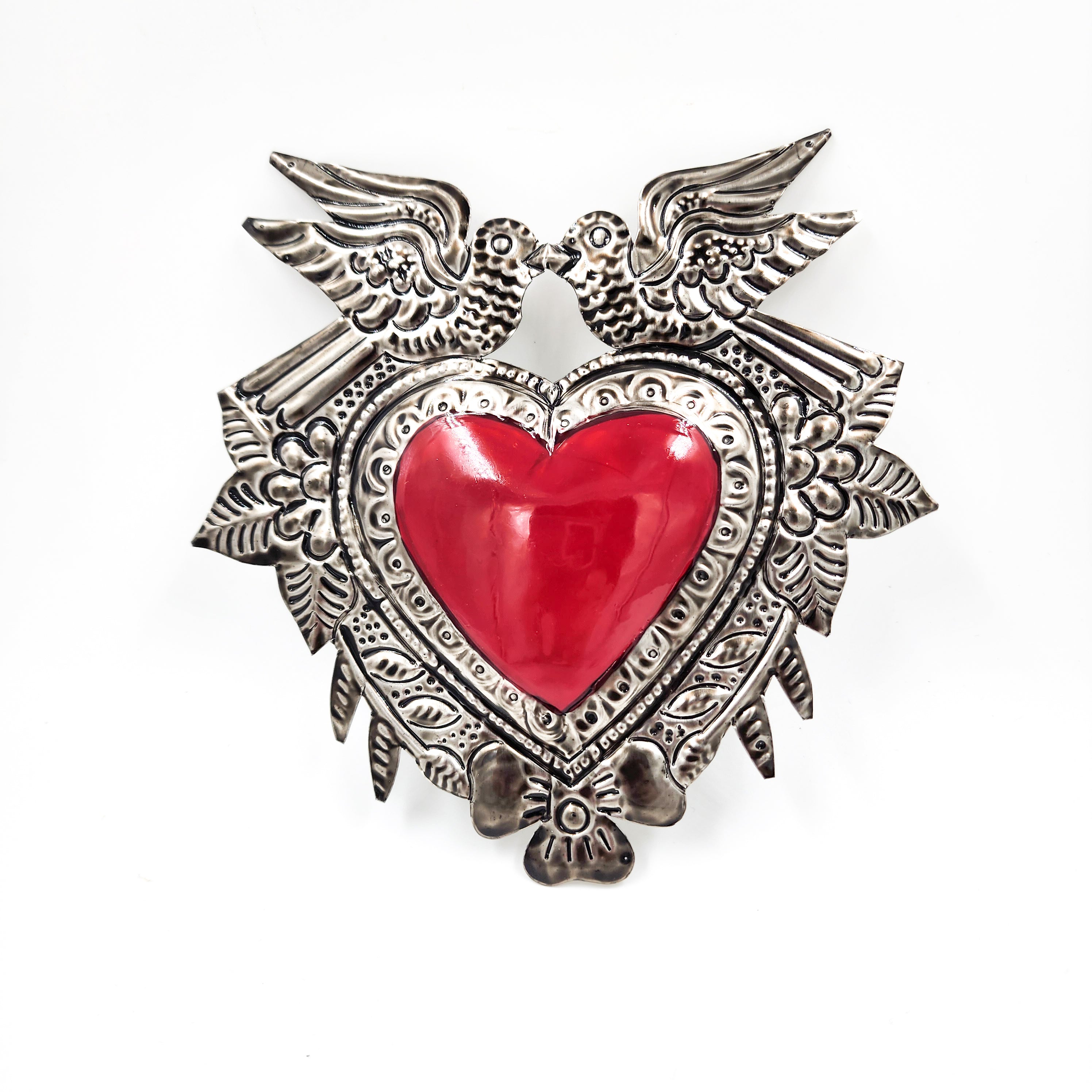 Corazón con palomas de hojalata