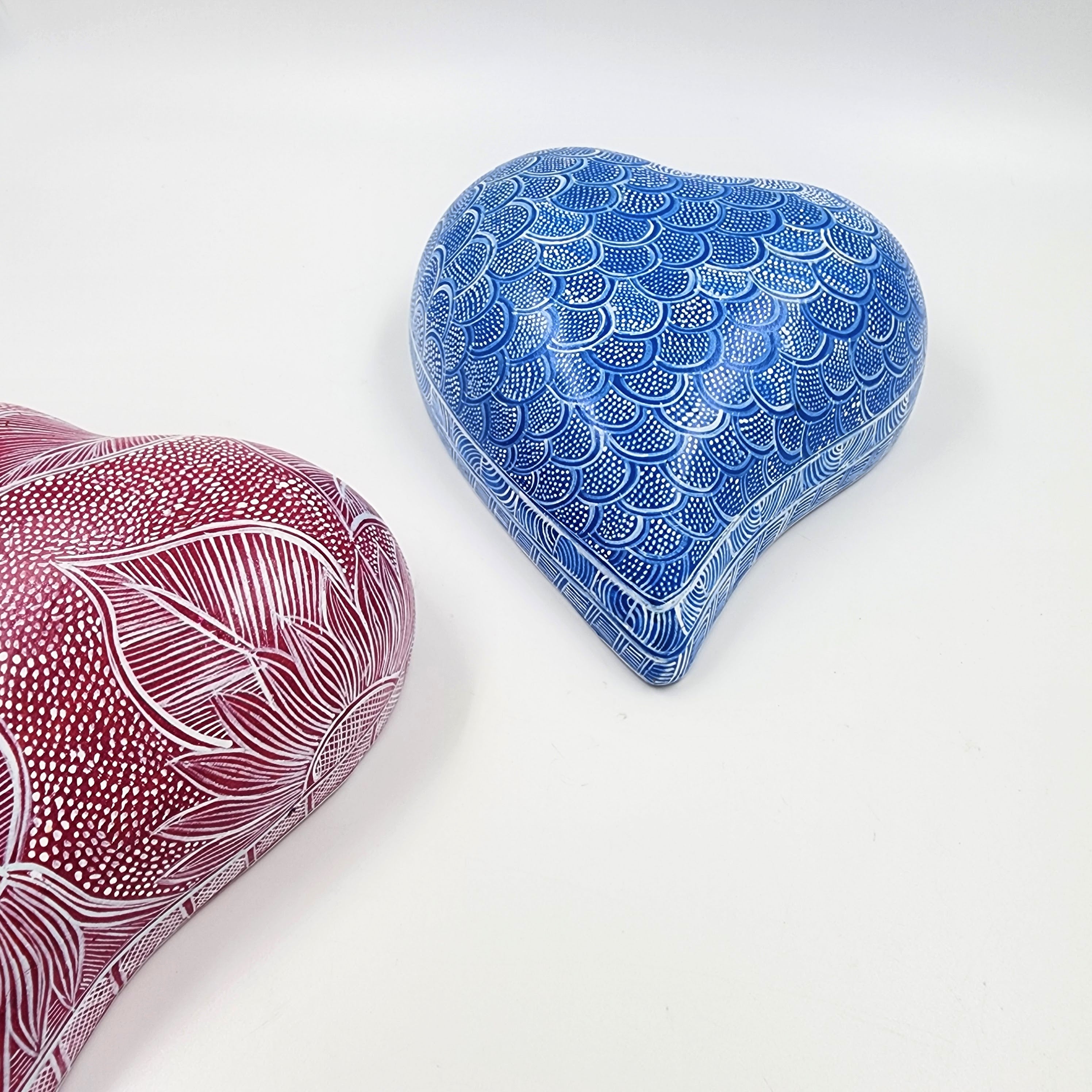 Corazones artesanales de barro