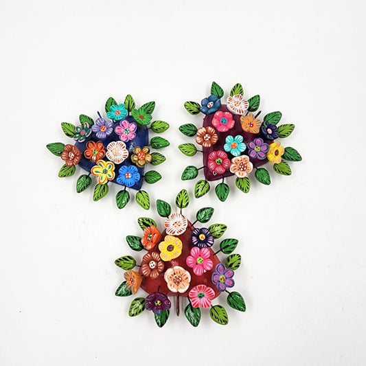 Corazones chicos con flores de Barro Betus artesanal
