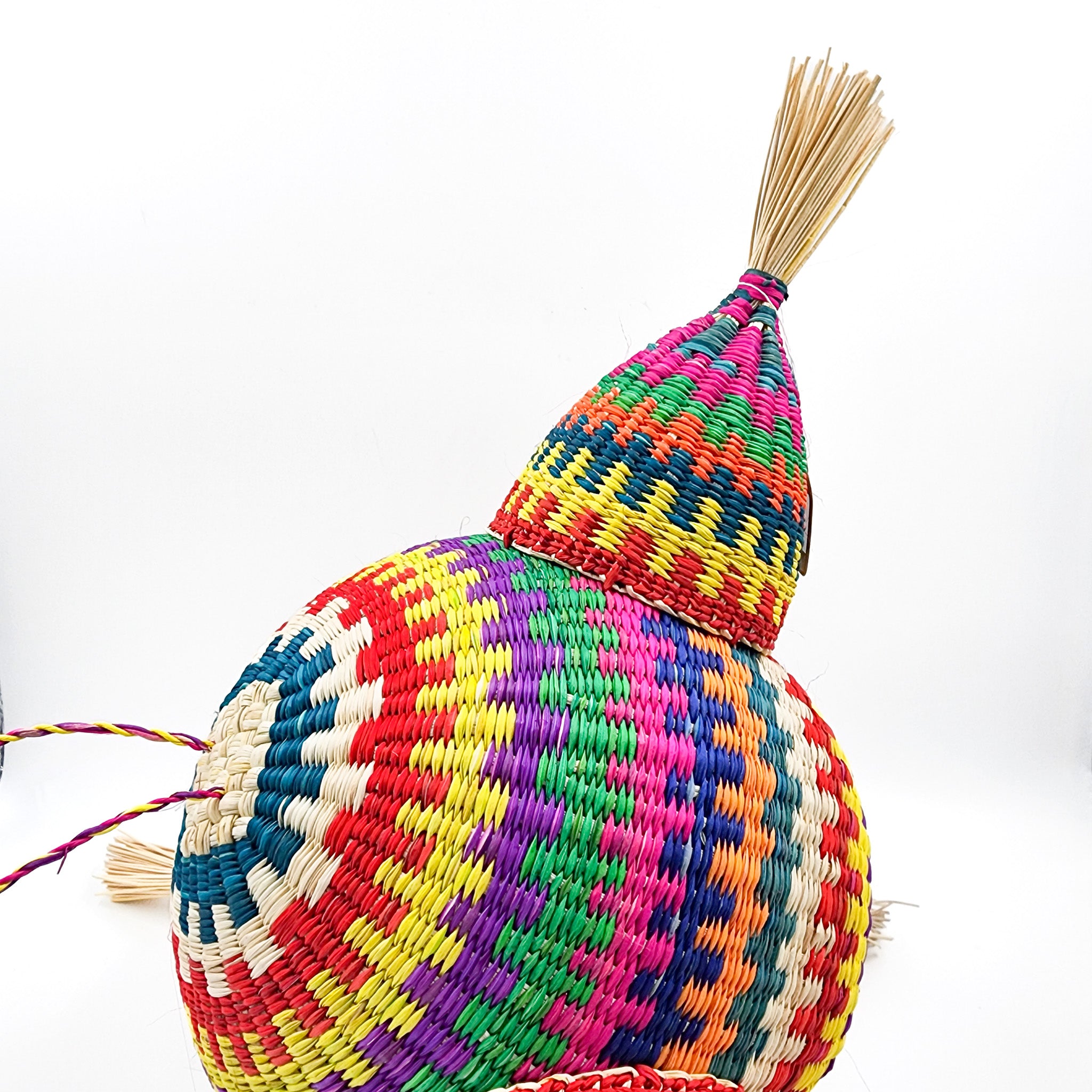 Piñata artesanal de jipijapa multicolor