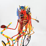 Diablito y calaquita monarca en bici - papel maché y alambre
