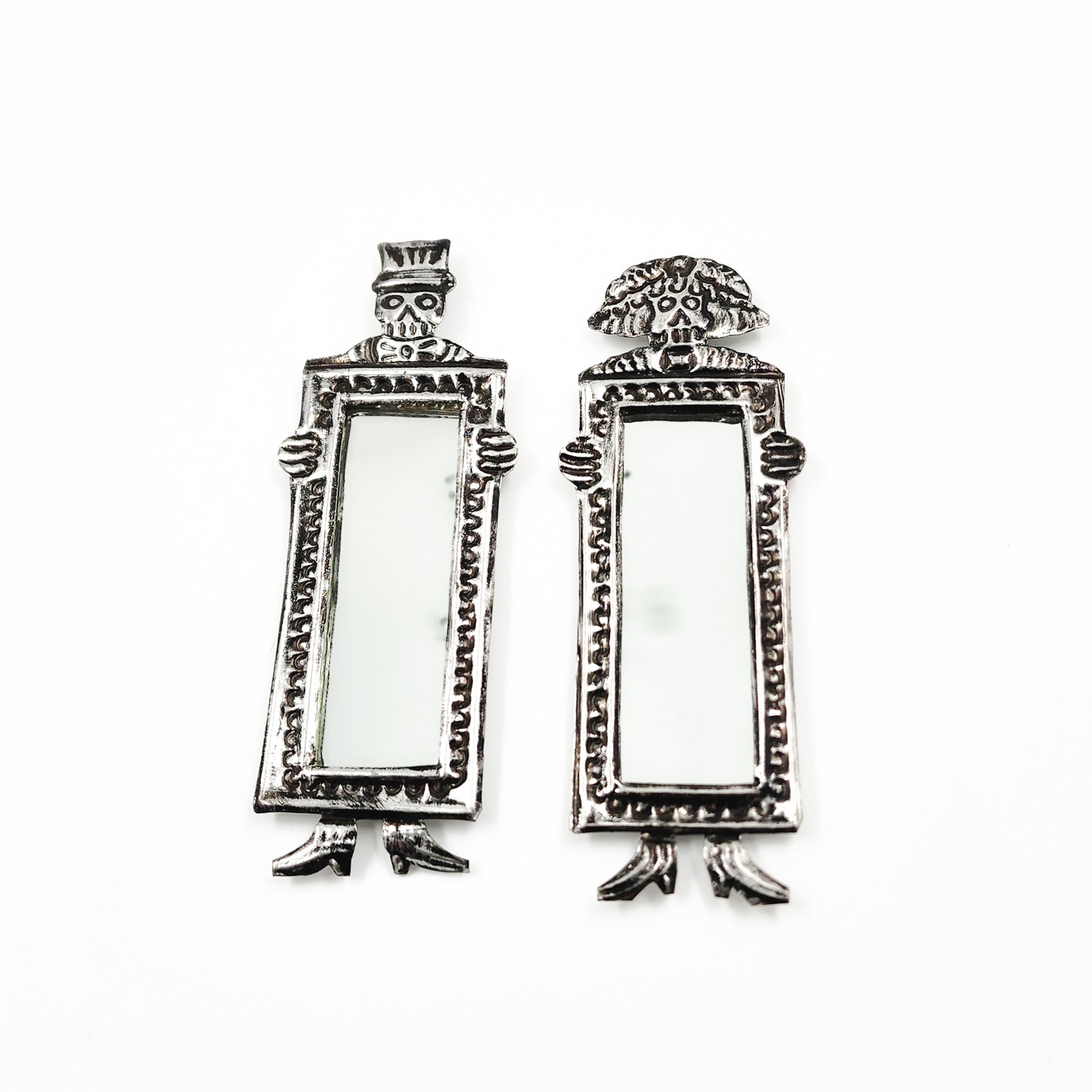 Espejos chicos Catrines de hojalata repujada