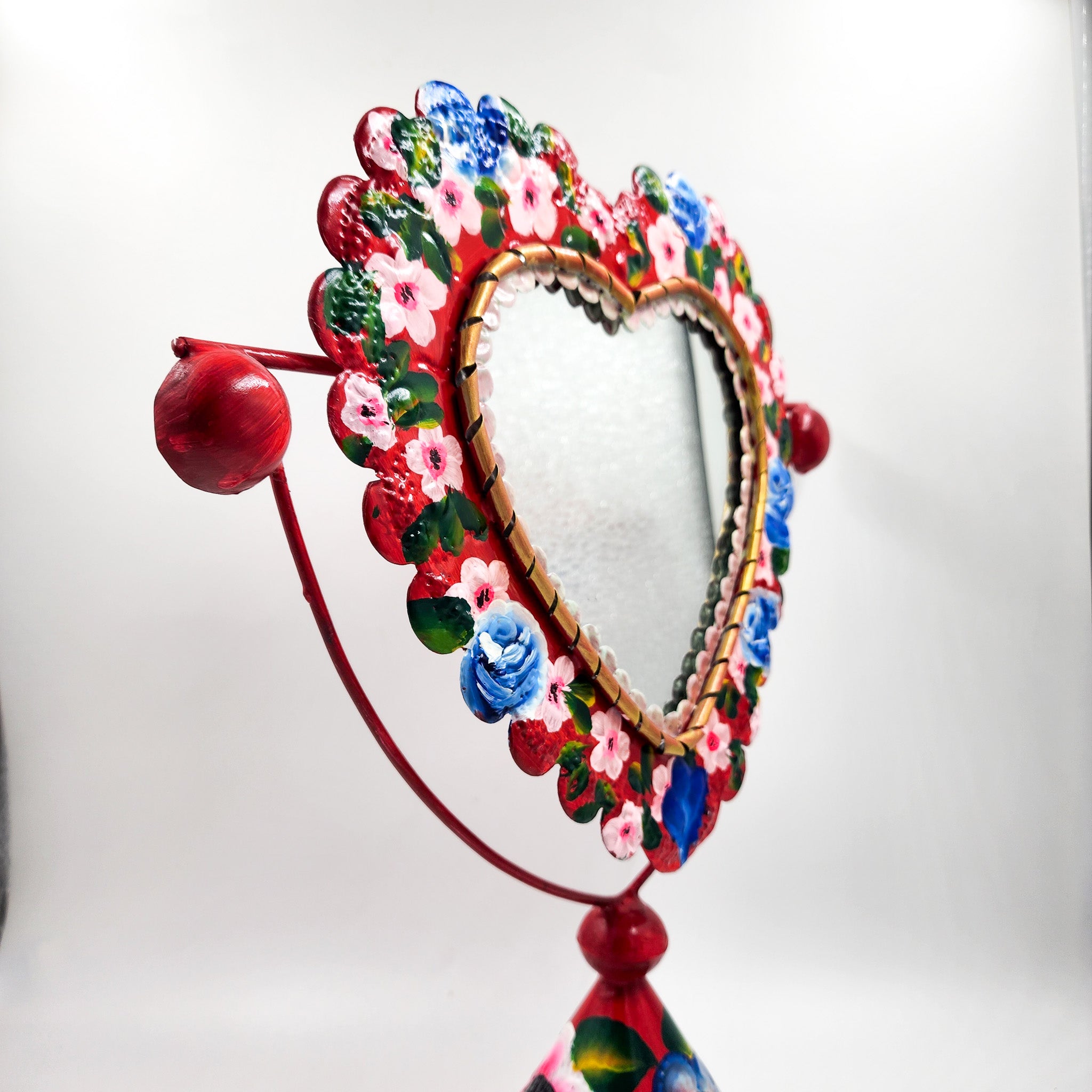 Espejo de mesa corazón de hojalata pintado a mano