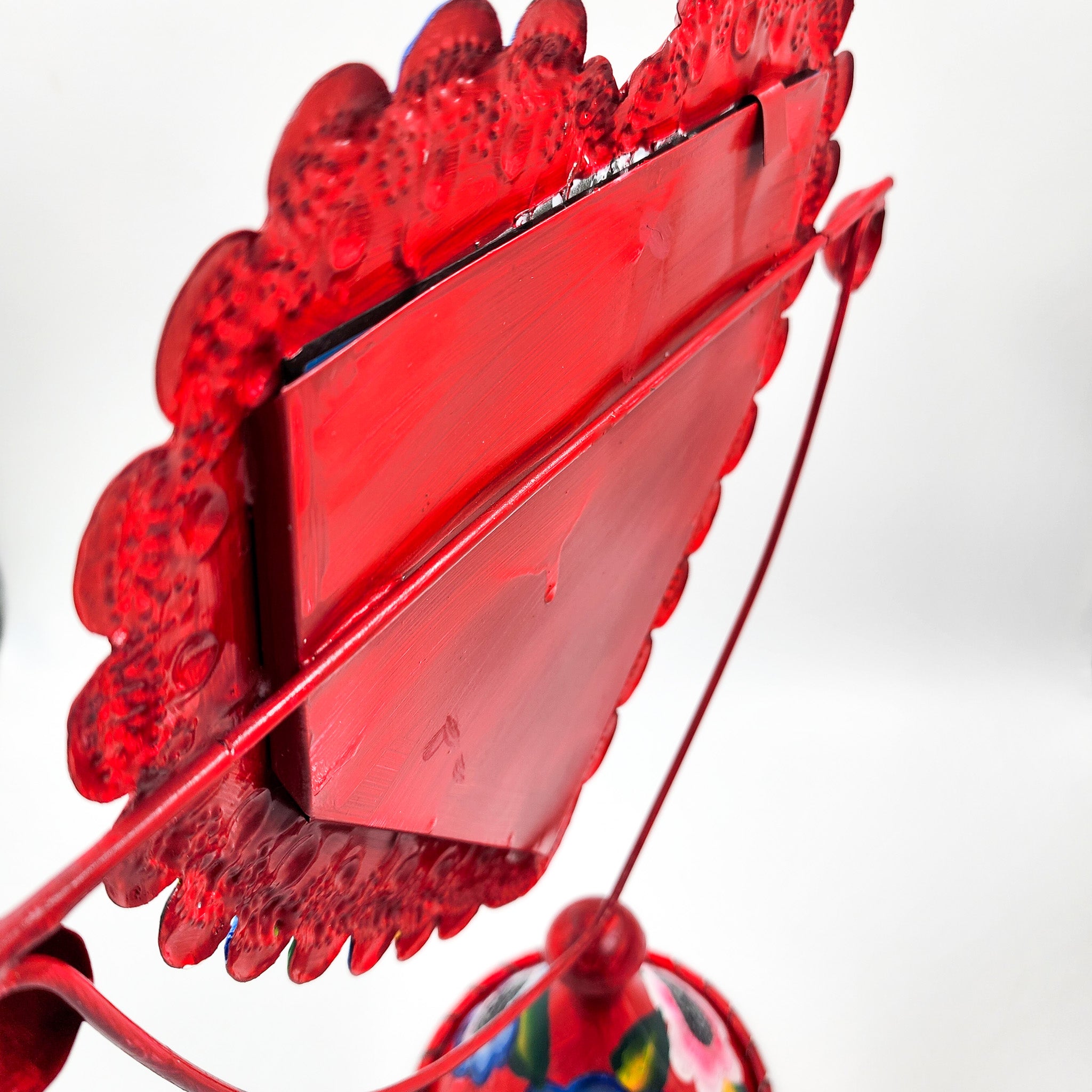 Espejo de mesa corazón de hojalata pintado a mano