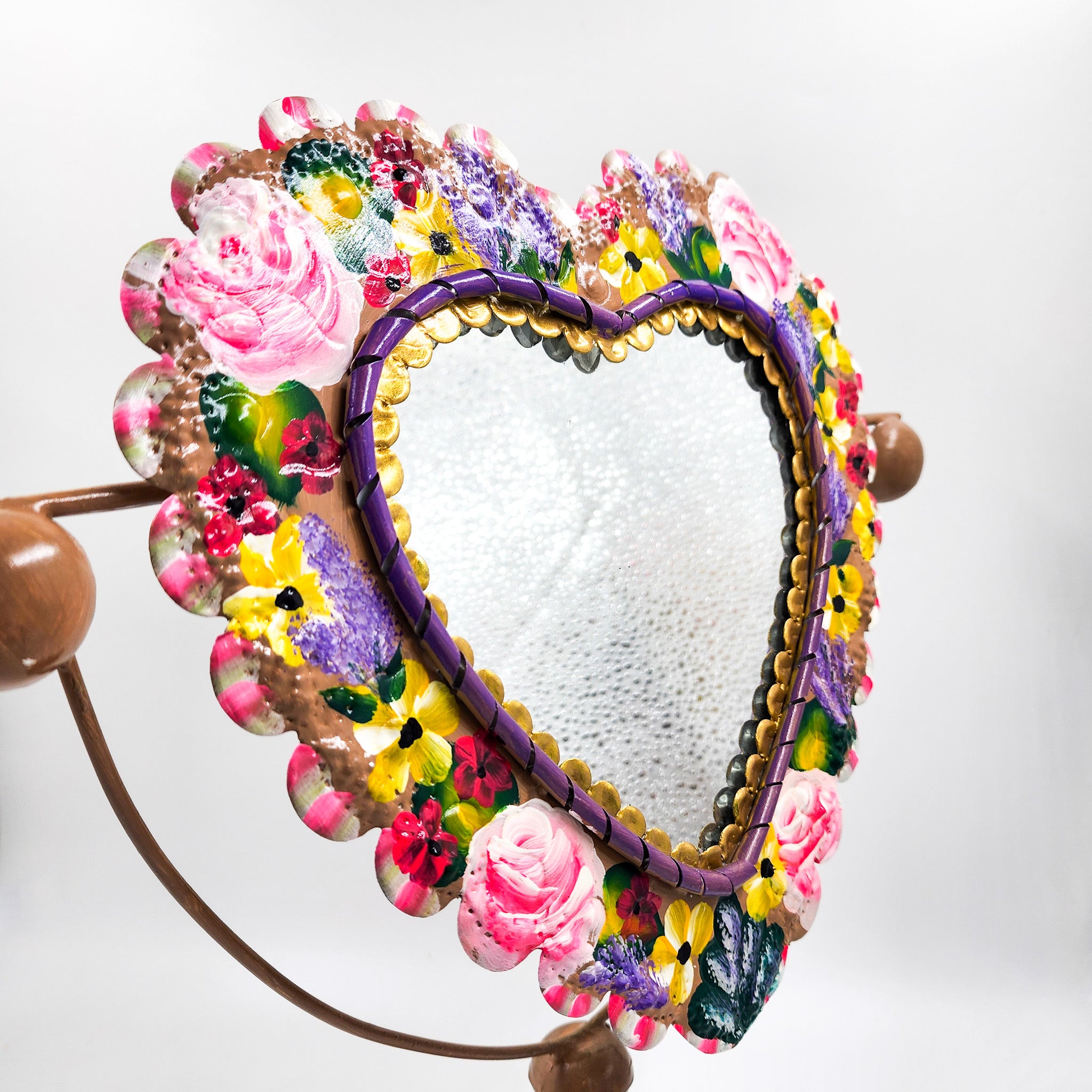 Espejo de mesa corazón de hojalata pintado a mano