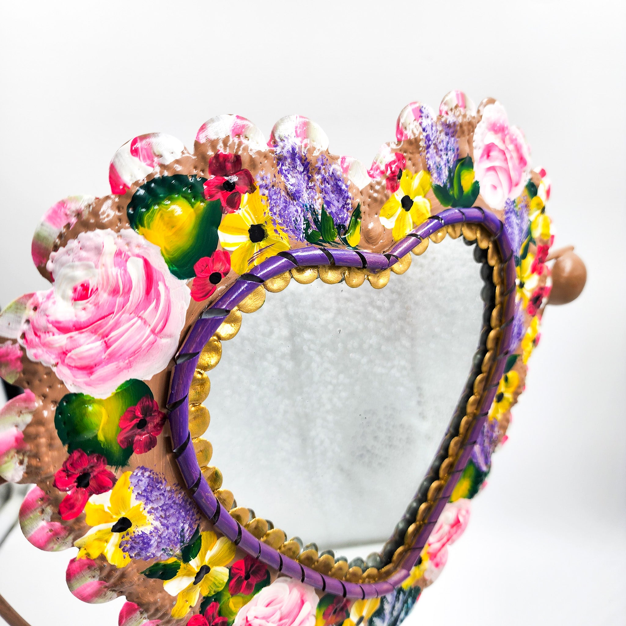 Espejo de mesa corazón de hojalata pintado a mano