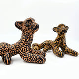 Figura de jaguar en barro artesanal