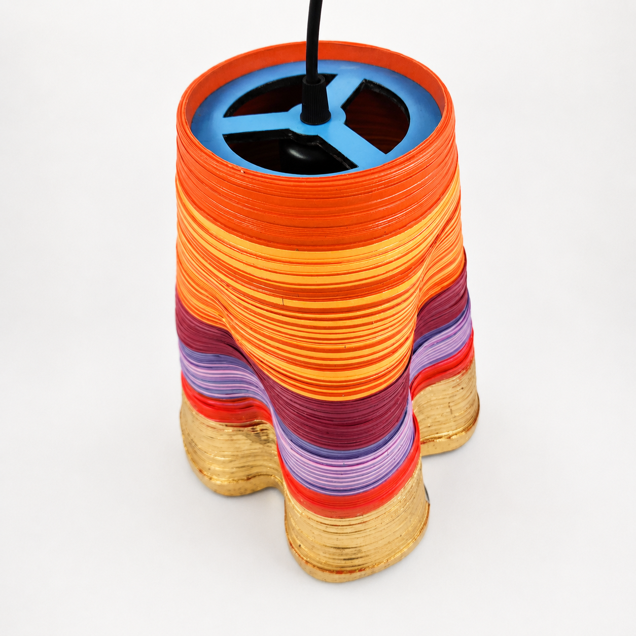 Colored lamps made of molded paper - Serpentina