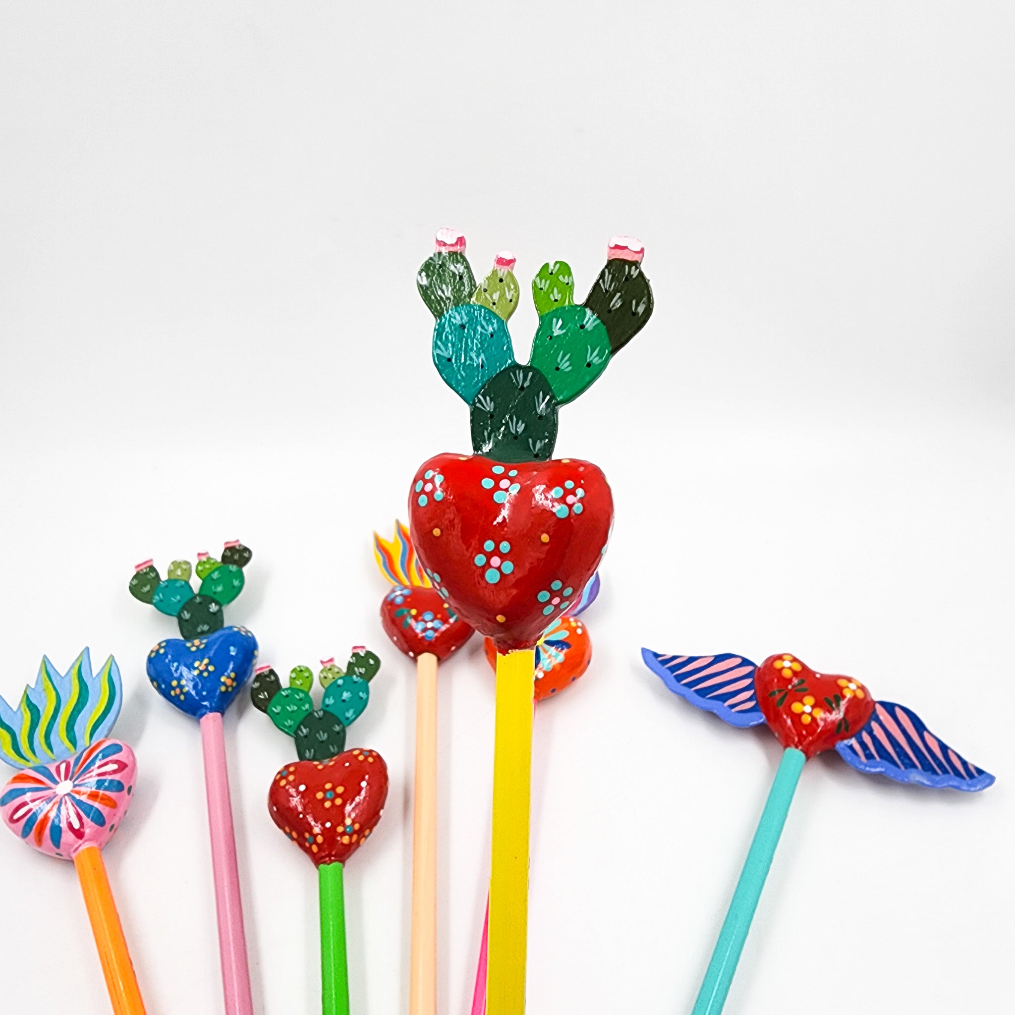 Lápices con figuras de cartón