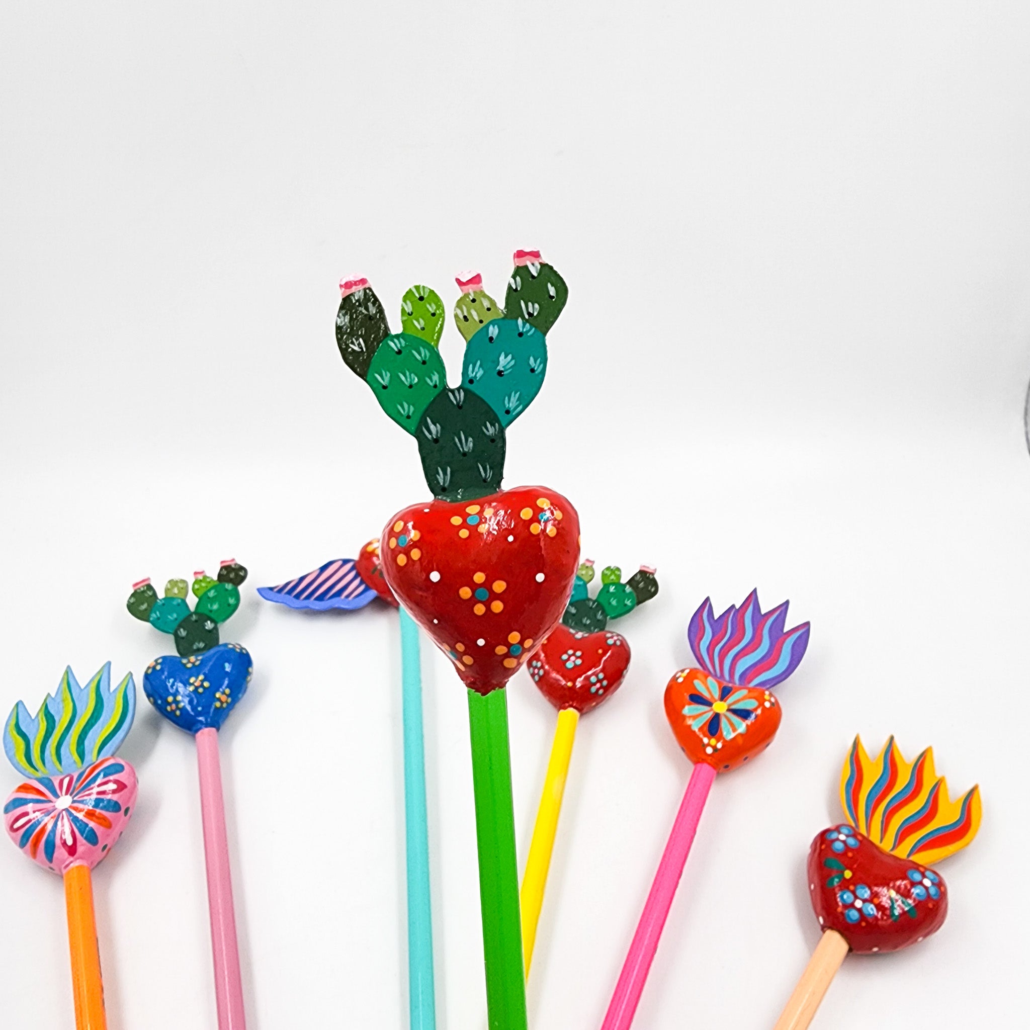 Lápices con figuras de cartón