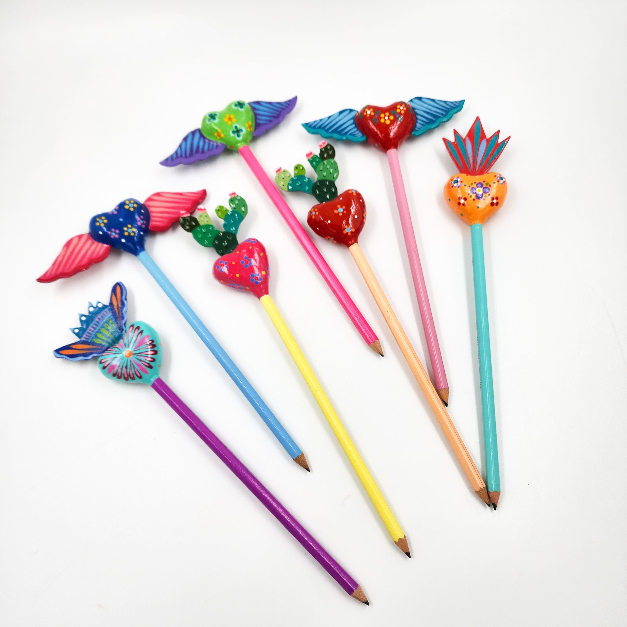 Lápices con figuras de cartón