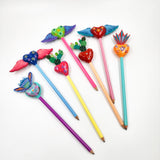 Lápices con figuras de cartón