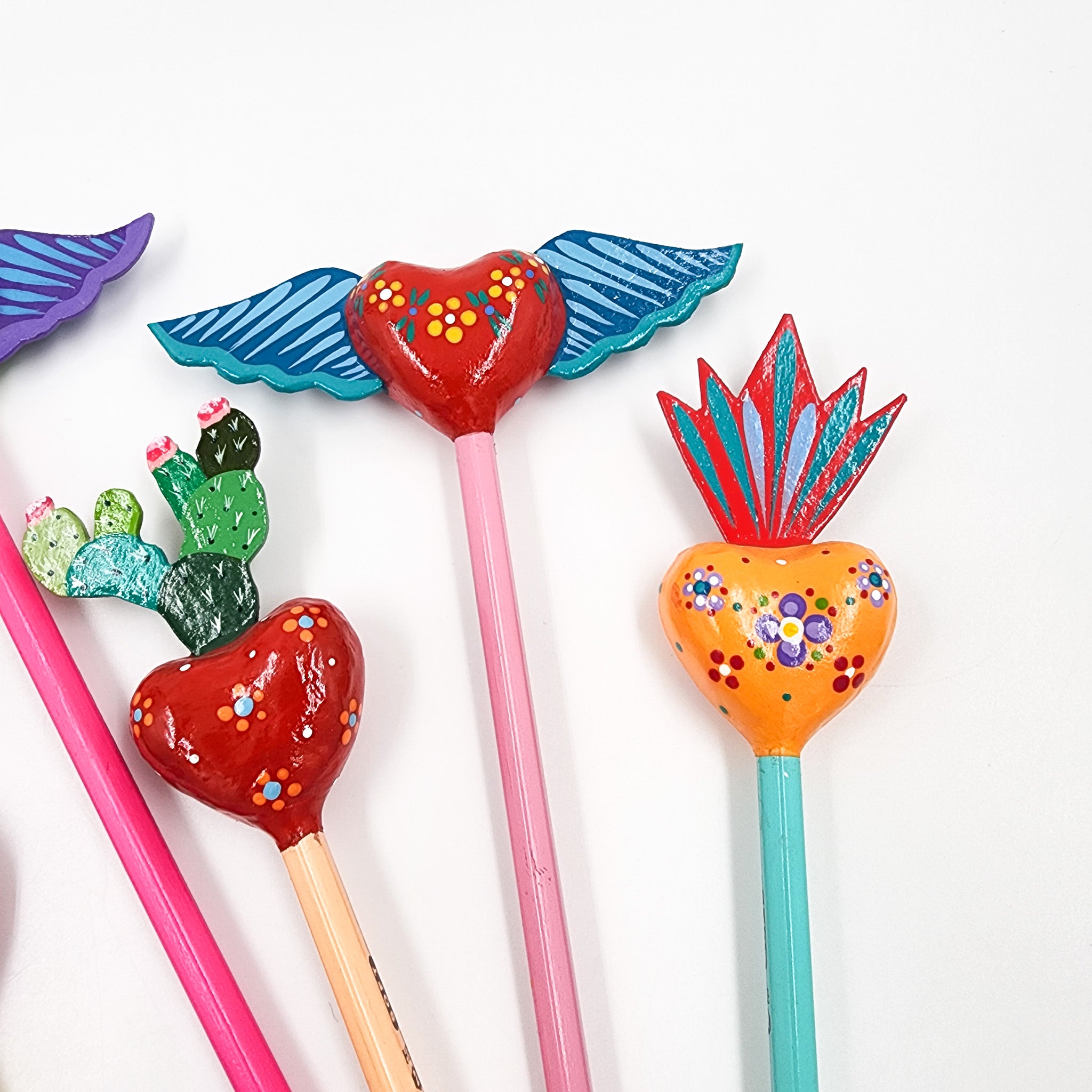 Lápices con figuras de cartón