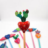 Lápices con figuras de cartón