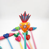 Lápices con figuras de cartón