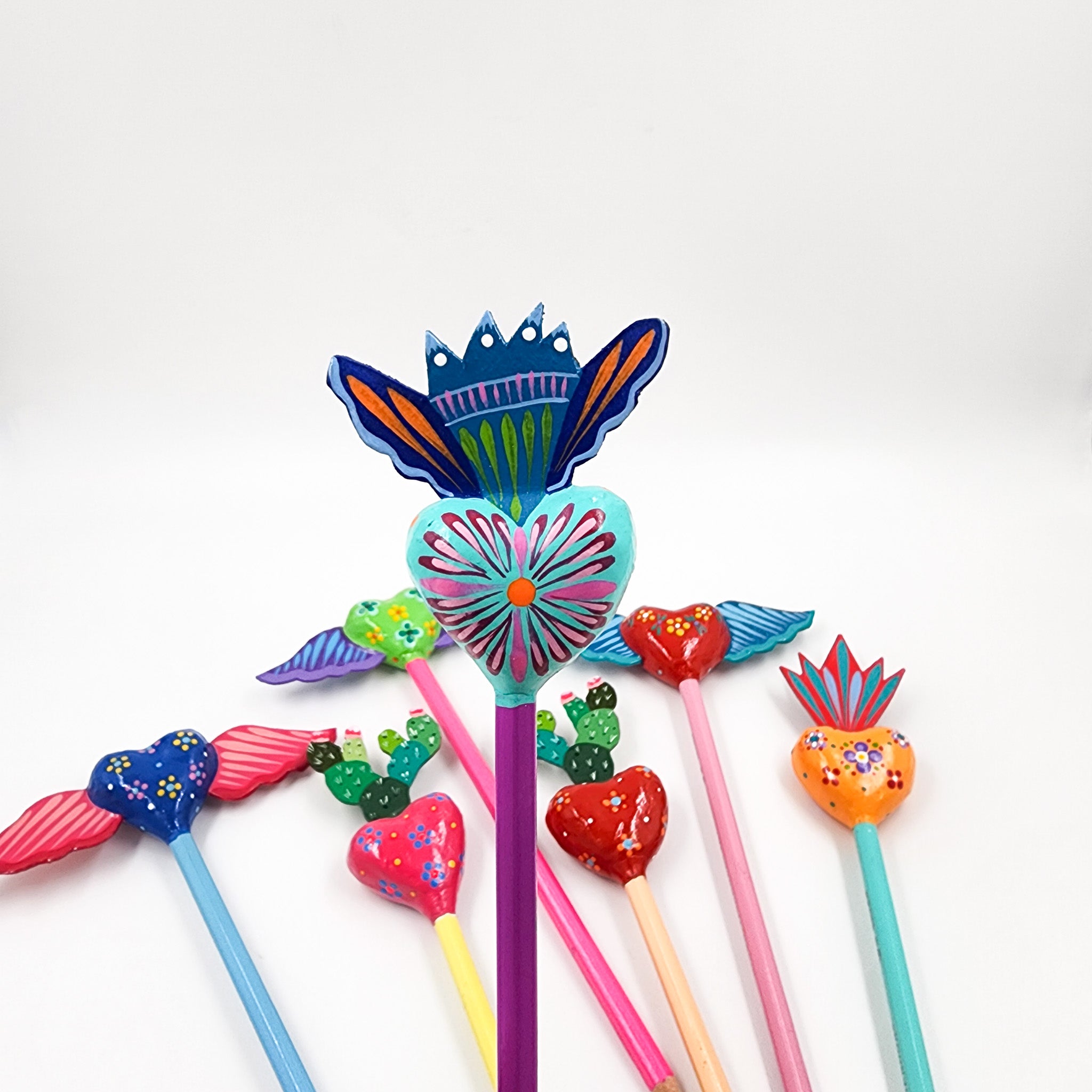 Lápices con figuras de cartón