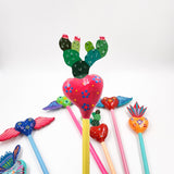 Lápices con figuras de cartón