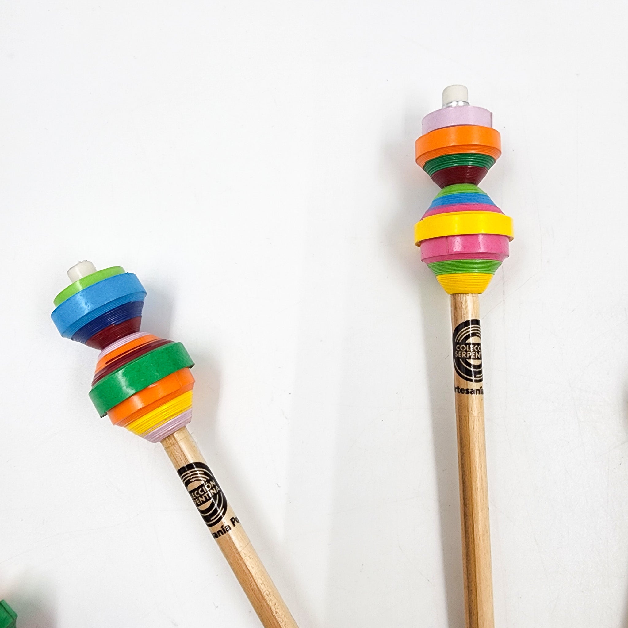 Lápices con serpentinas - Colección Artesanal de Papel Reciclado
