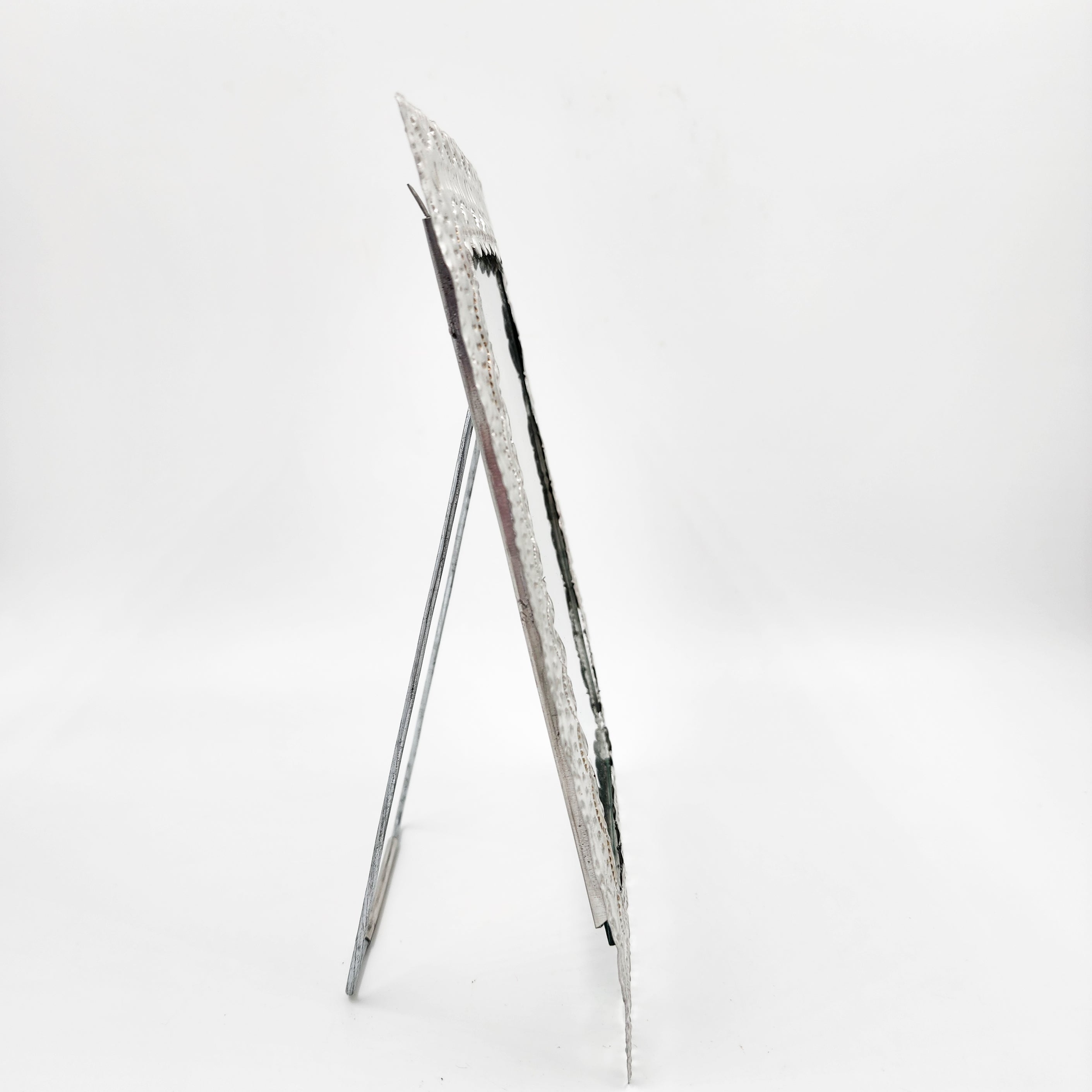 Marco para fotos de hojalata repujada