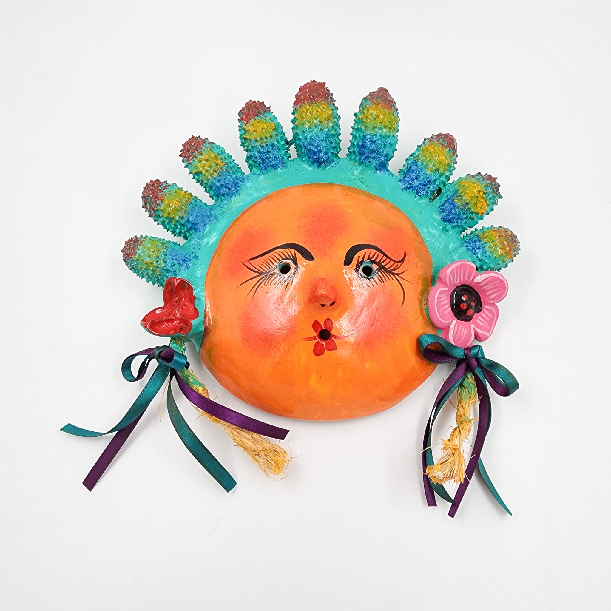 Máscara muñequita hecha de coco