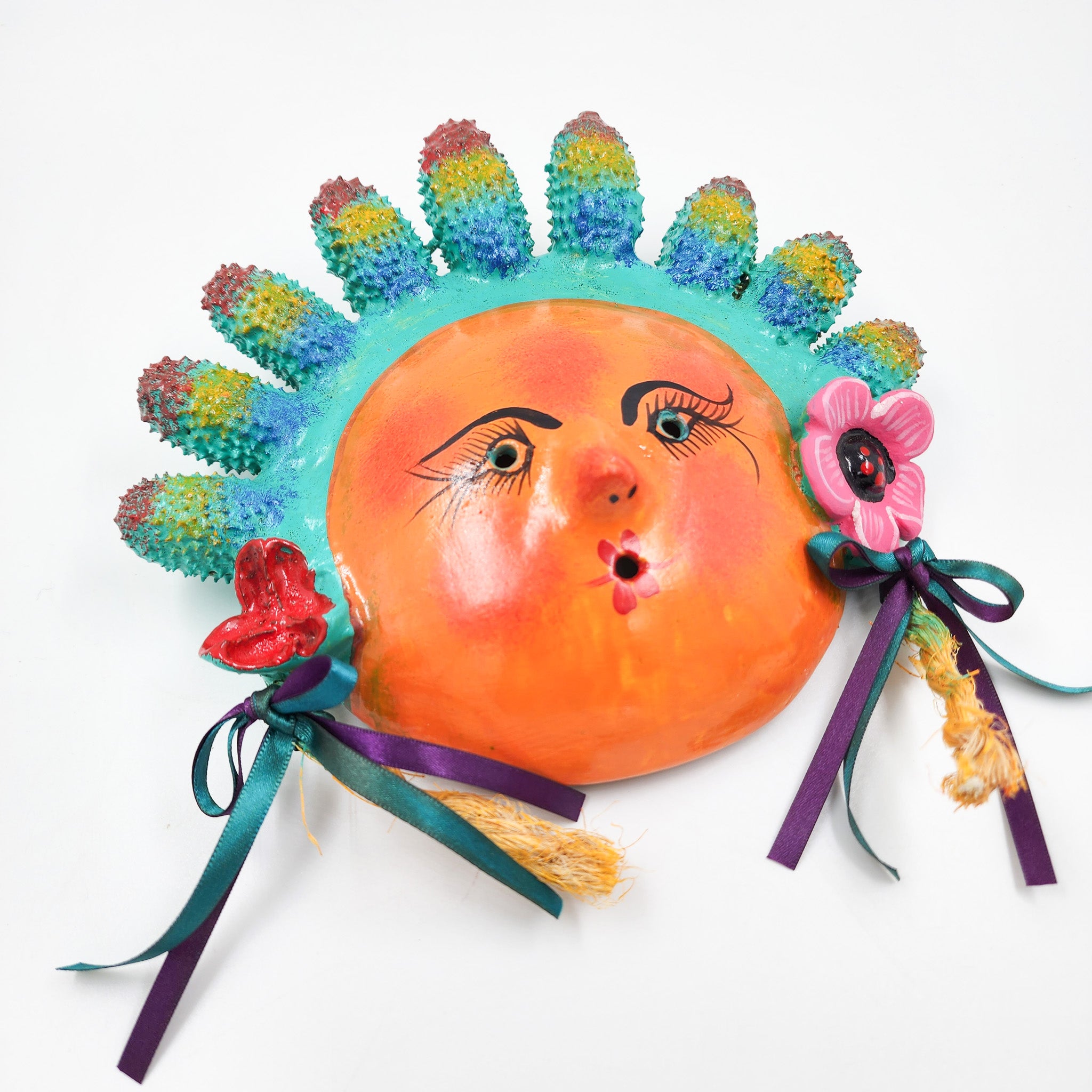 Máscara muñequita hecha de coco