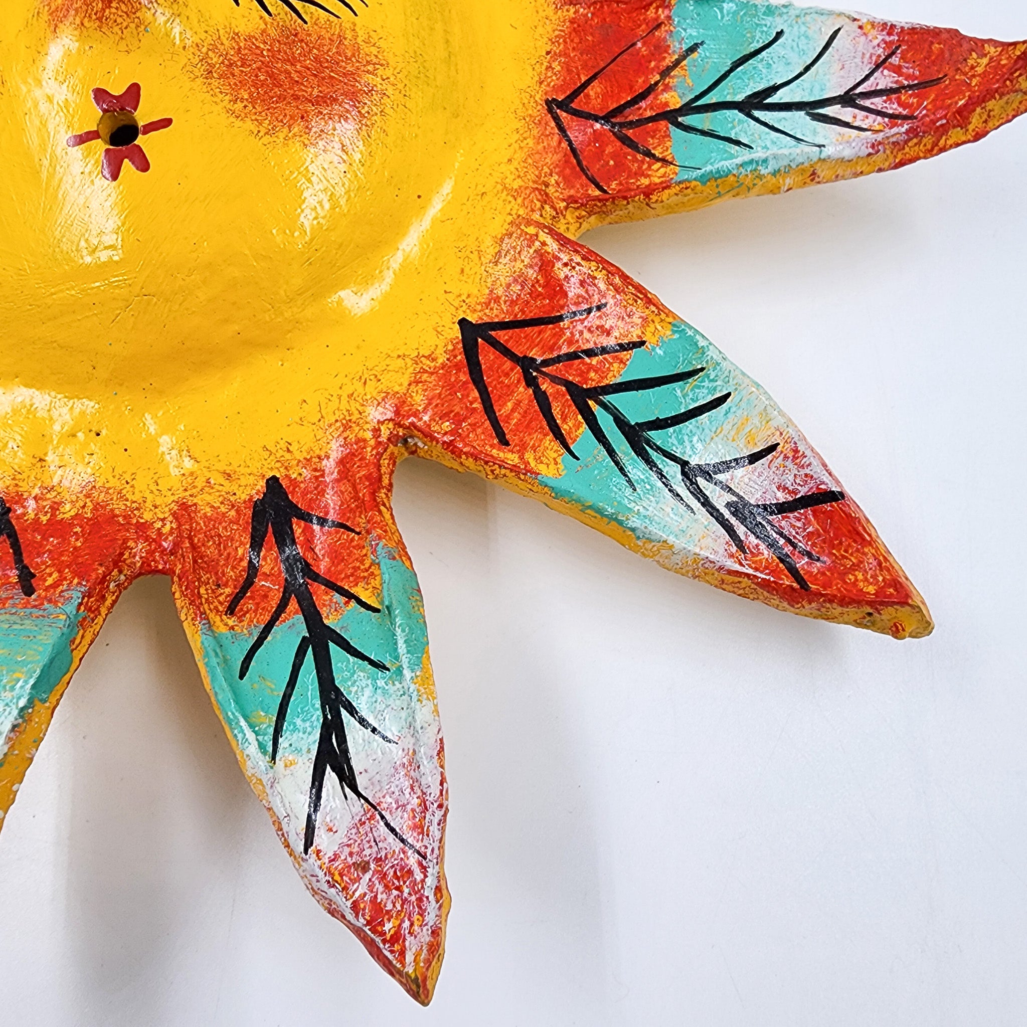 Máscara Sol hecha de coco