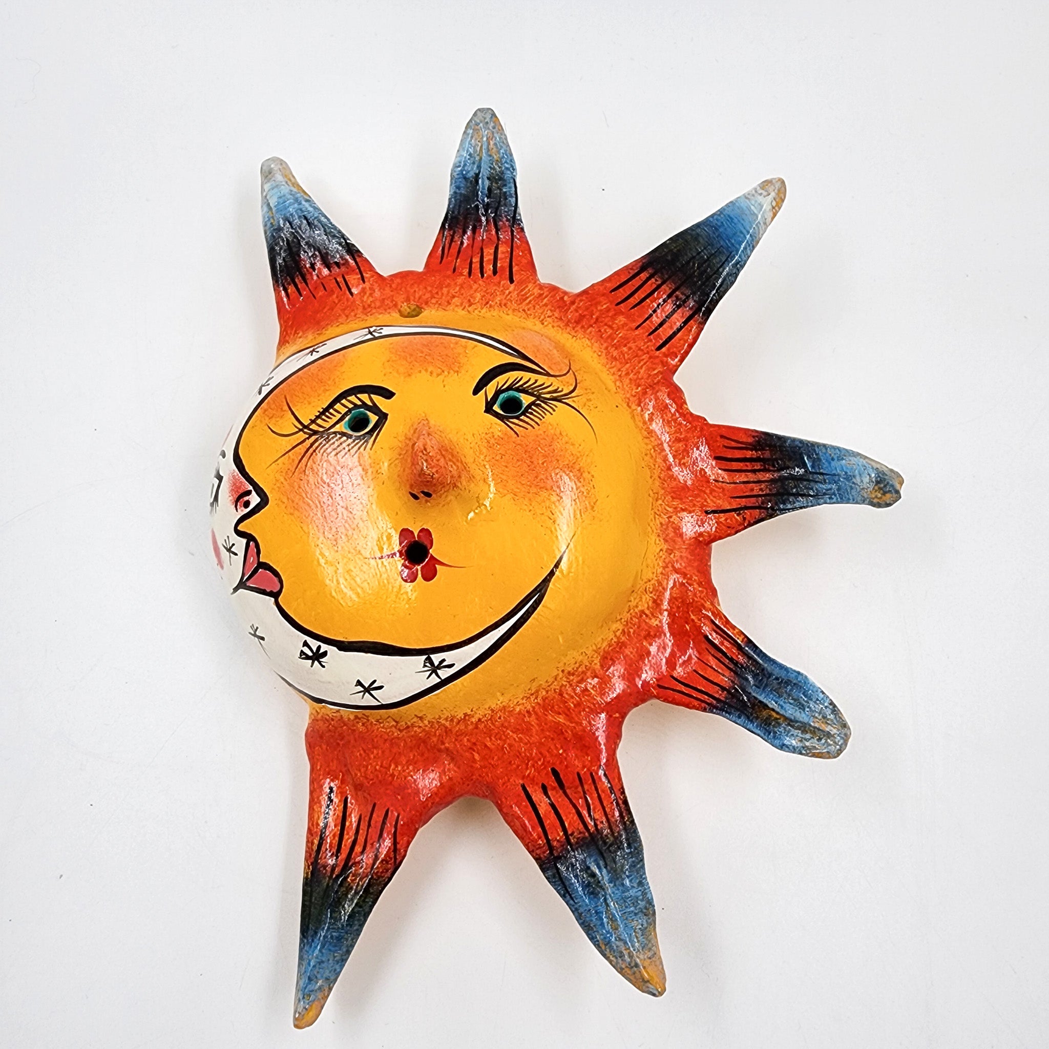 Máscara Eclipse hecha de coco