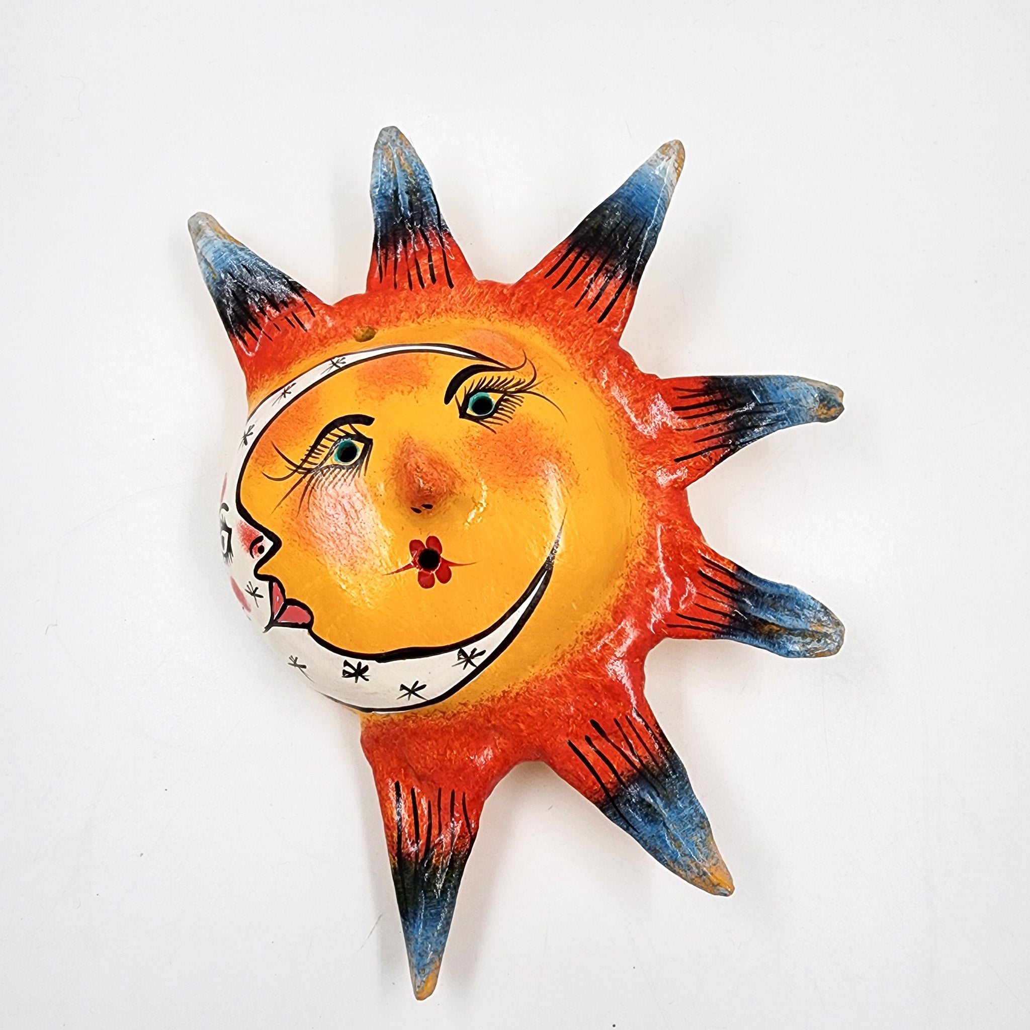 Máscara Eclipse hecha de coco