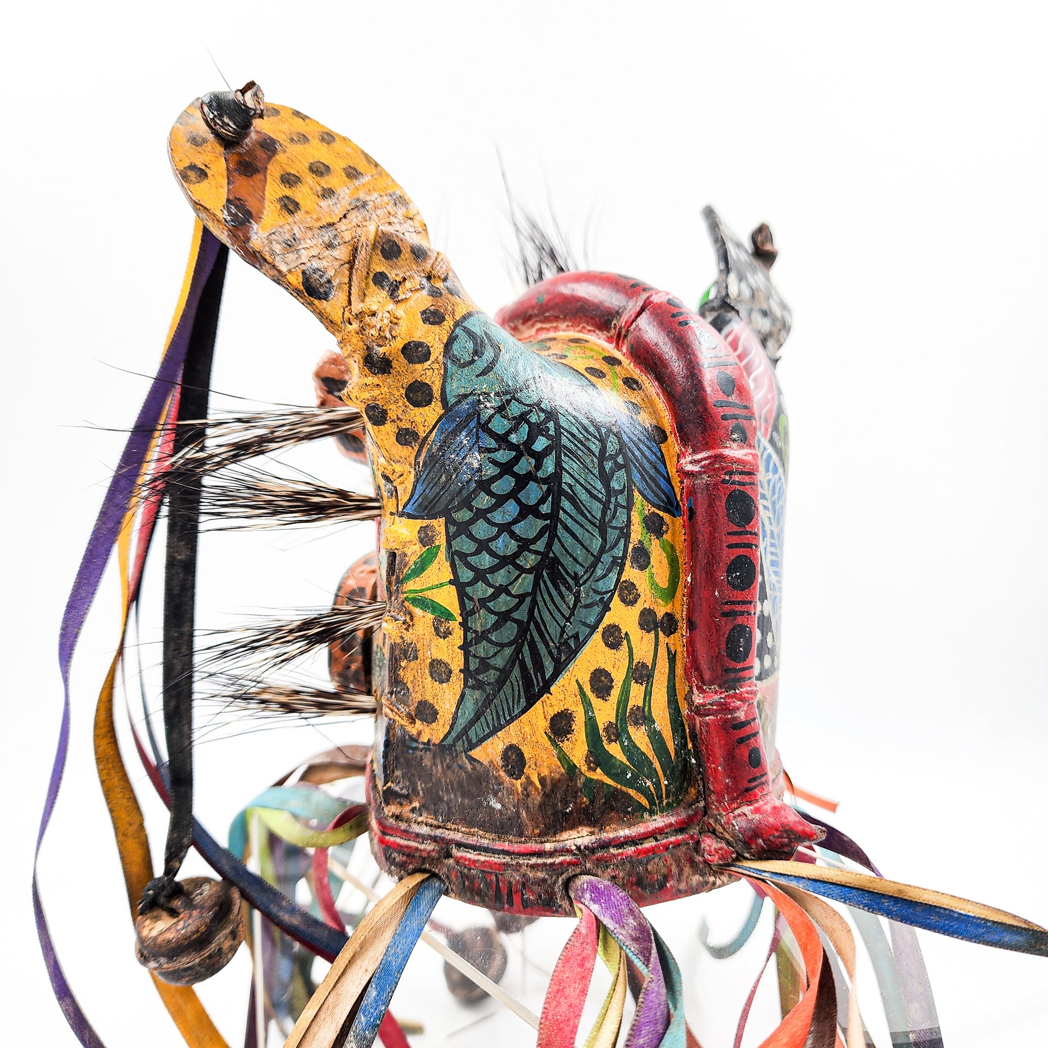 Máscara de Tecuán de cuero y pelo de jabalí