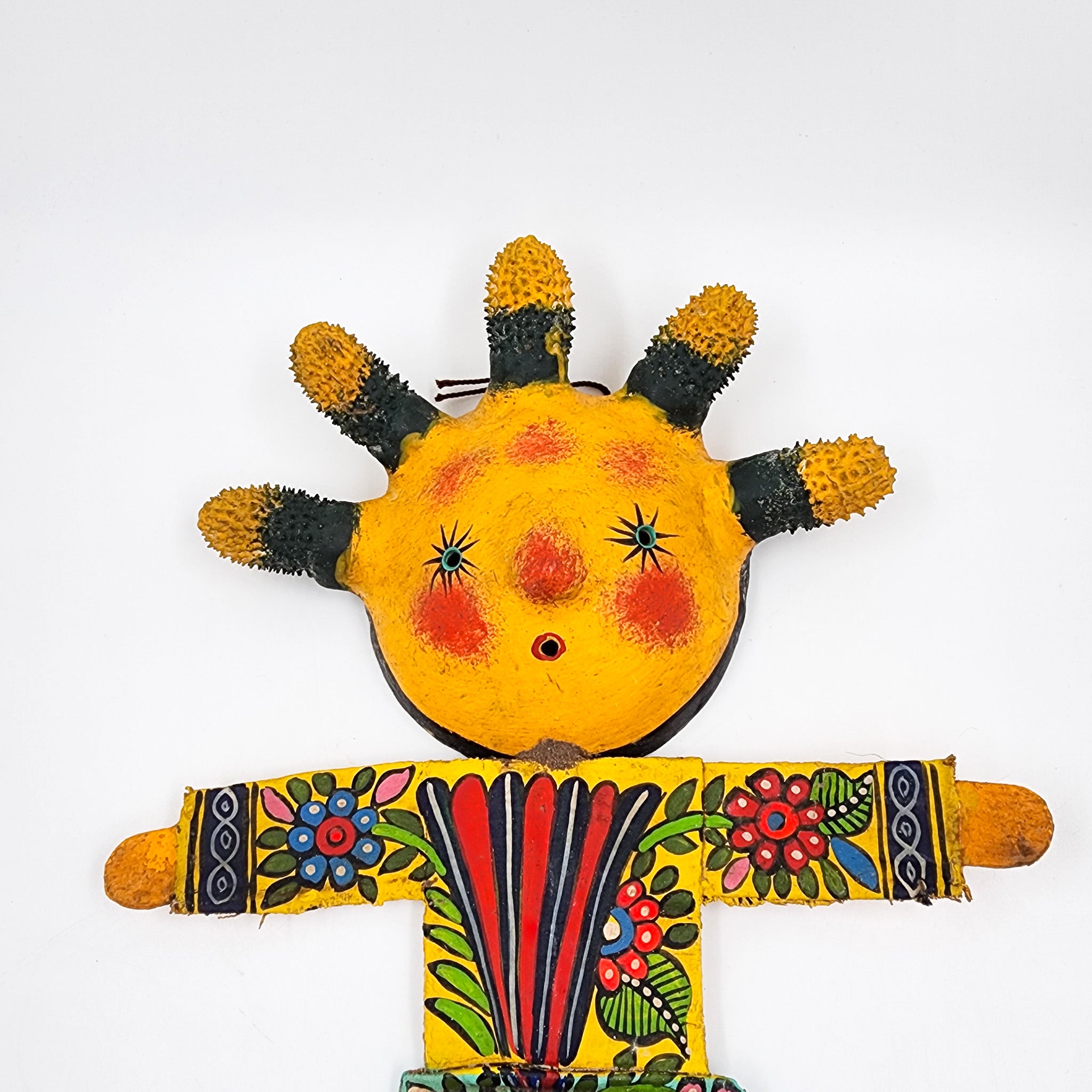 Muñeco artesanal con máscara de coco - Sol