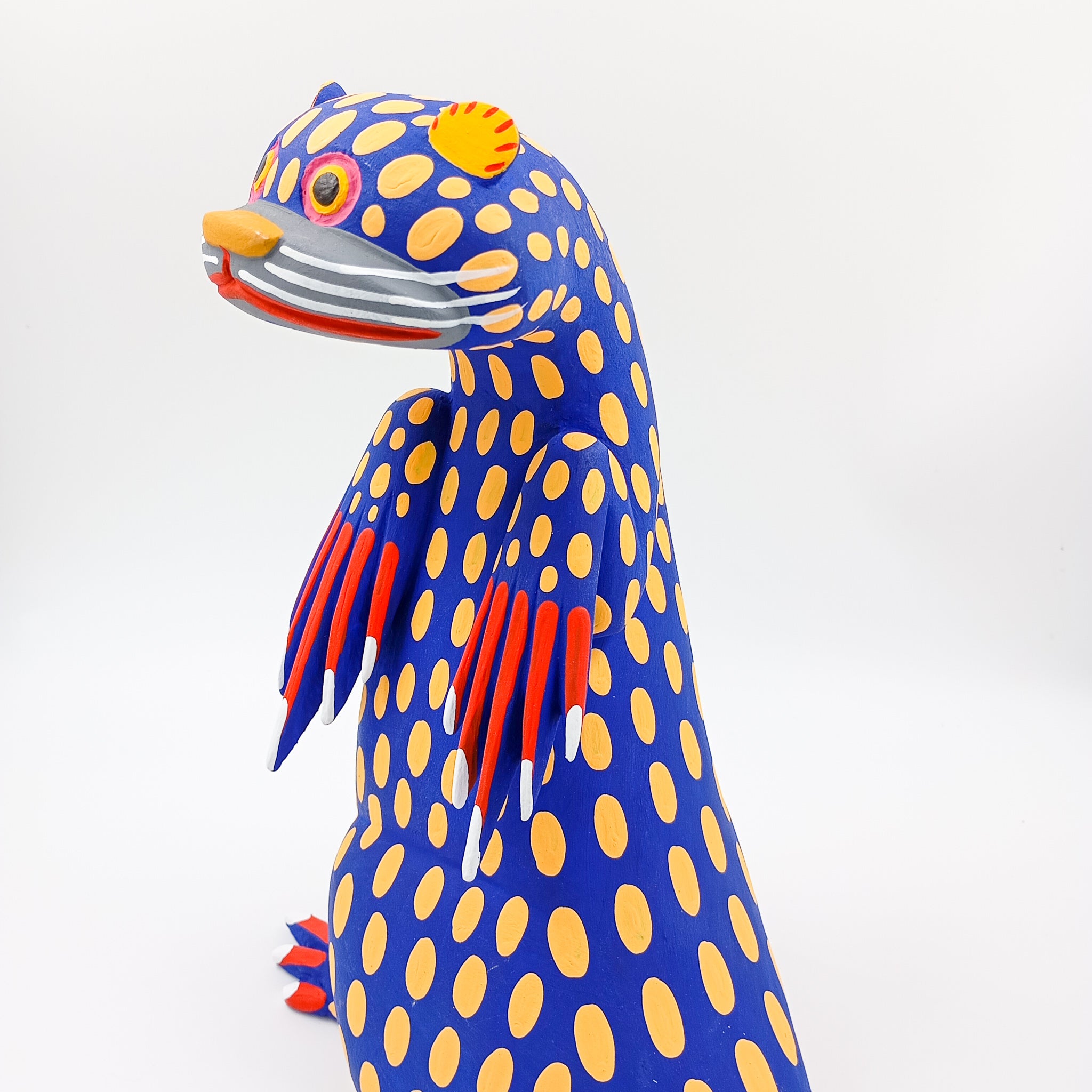 Nutria grande - talla de madera Oaxaca