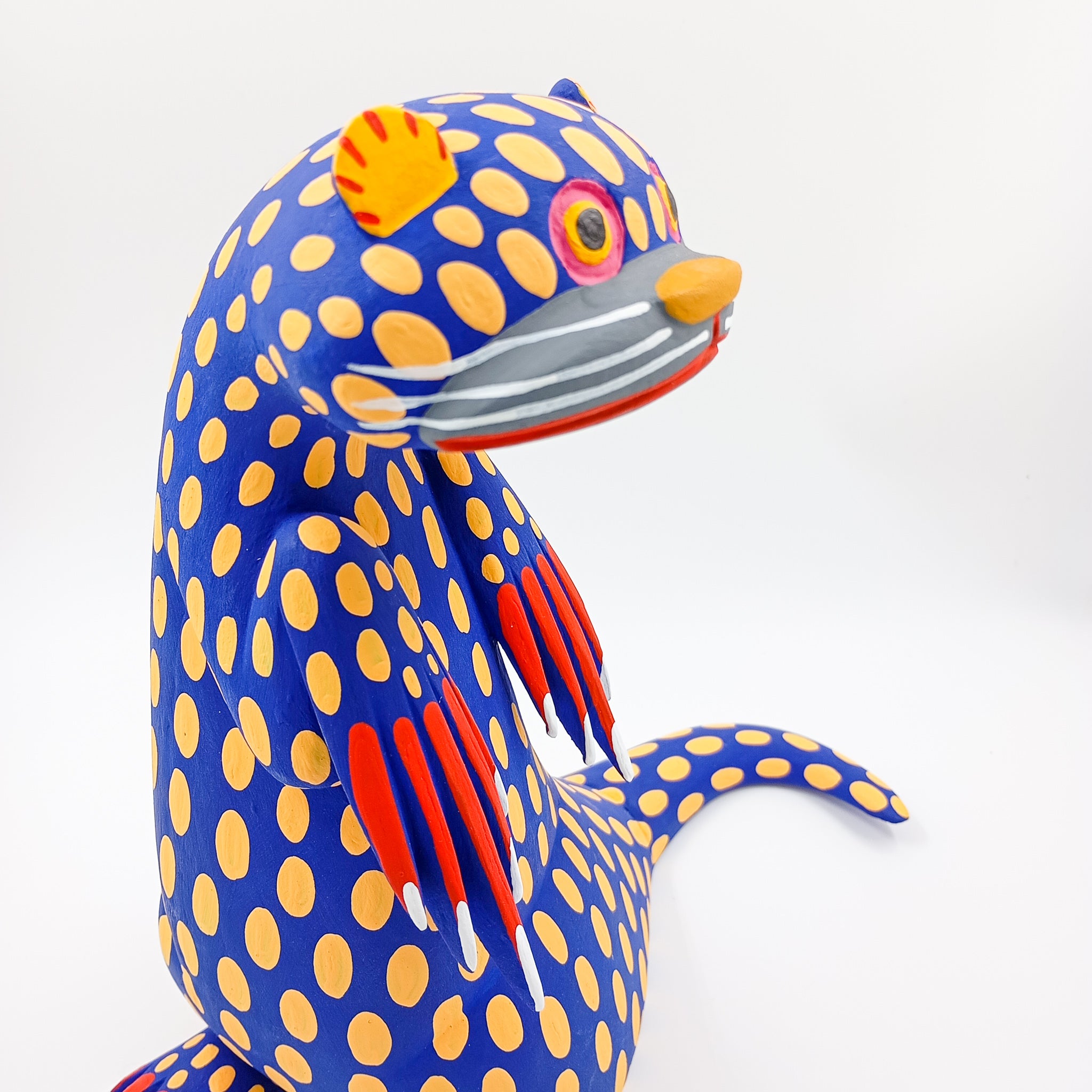 Nutria grande - talla de madera Oaxaca