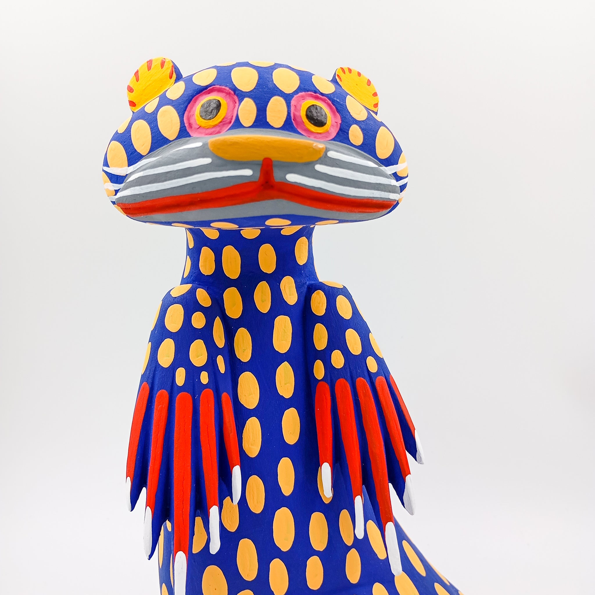 Nutria grande - talla de madera Oaxaca