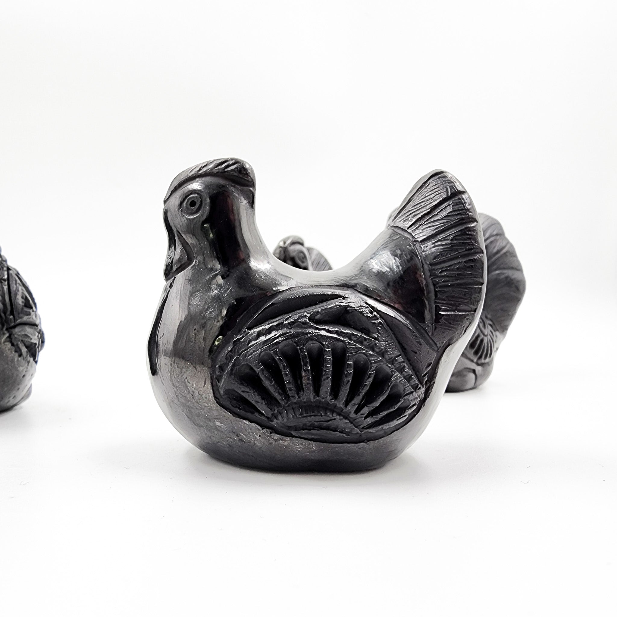 Gallo y gallina de barro negro - piezas decorativas