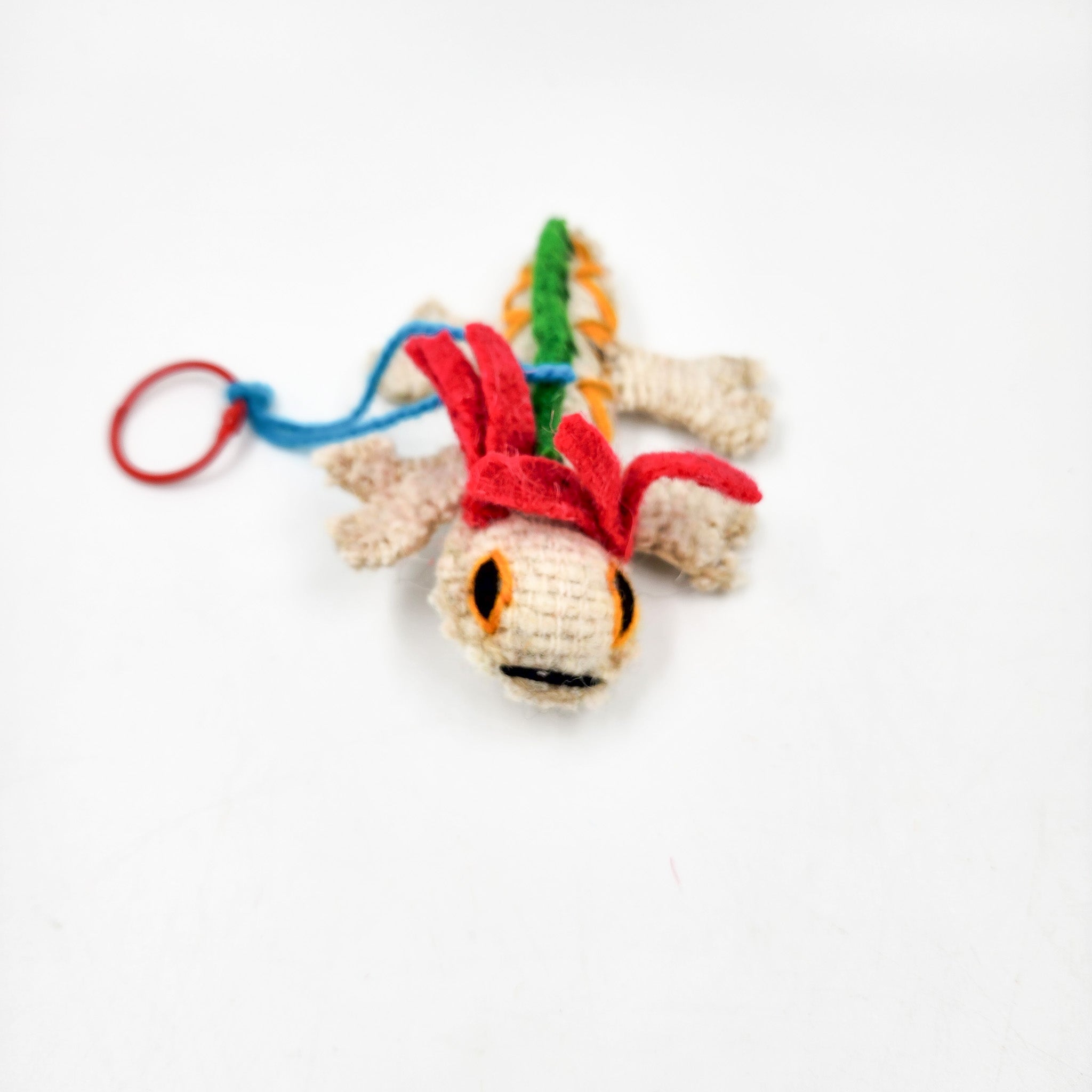 Peluche axolote de lana artesanal