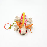 Peluche axolote de lana artesanal