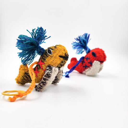 Peluche ballena de lana artesanal