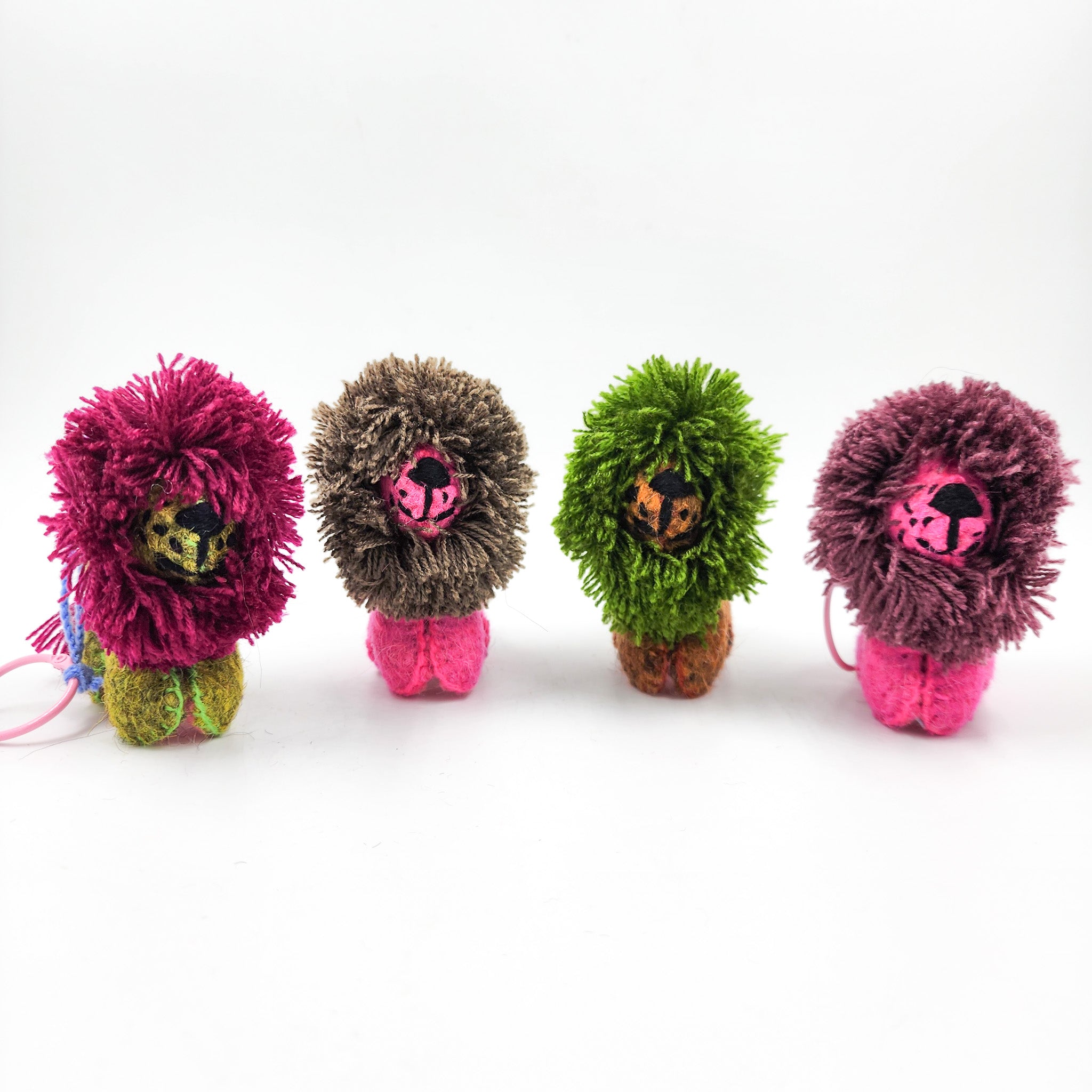 Peluche león de lana artesanal