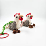 Peluche gallo de lana artesanal