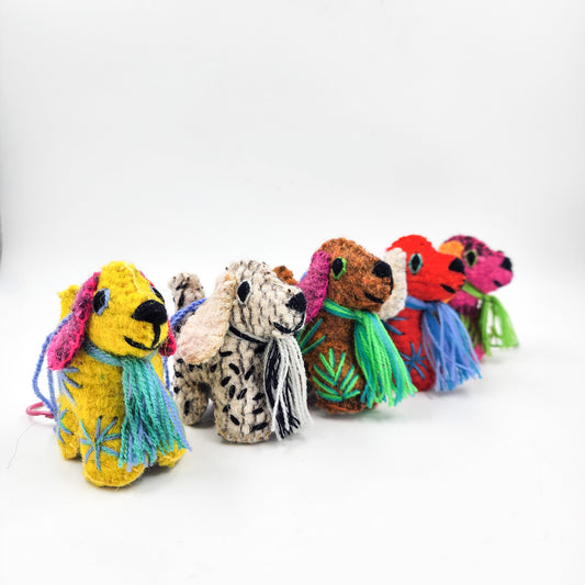 Peluche perro de lana artesanal