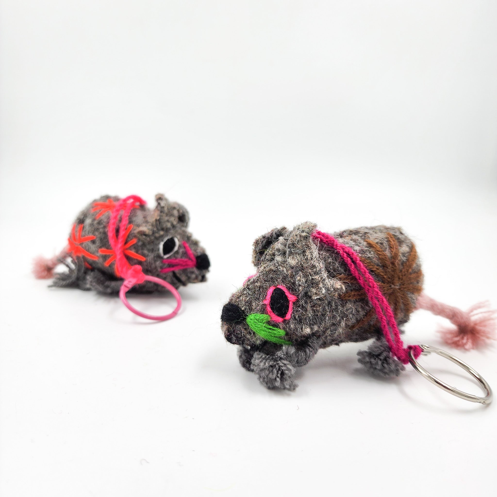 Peluche ratón de lana artesanal