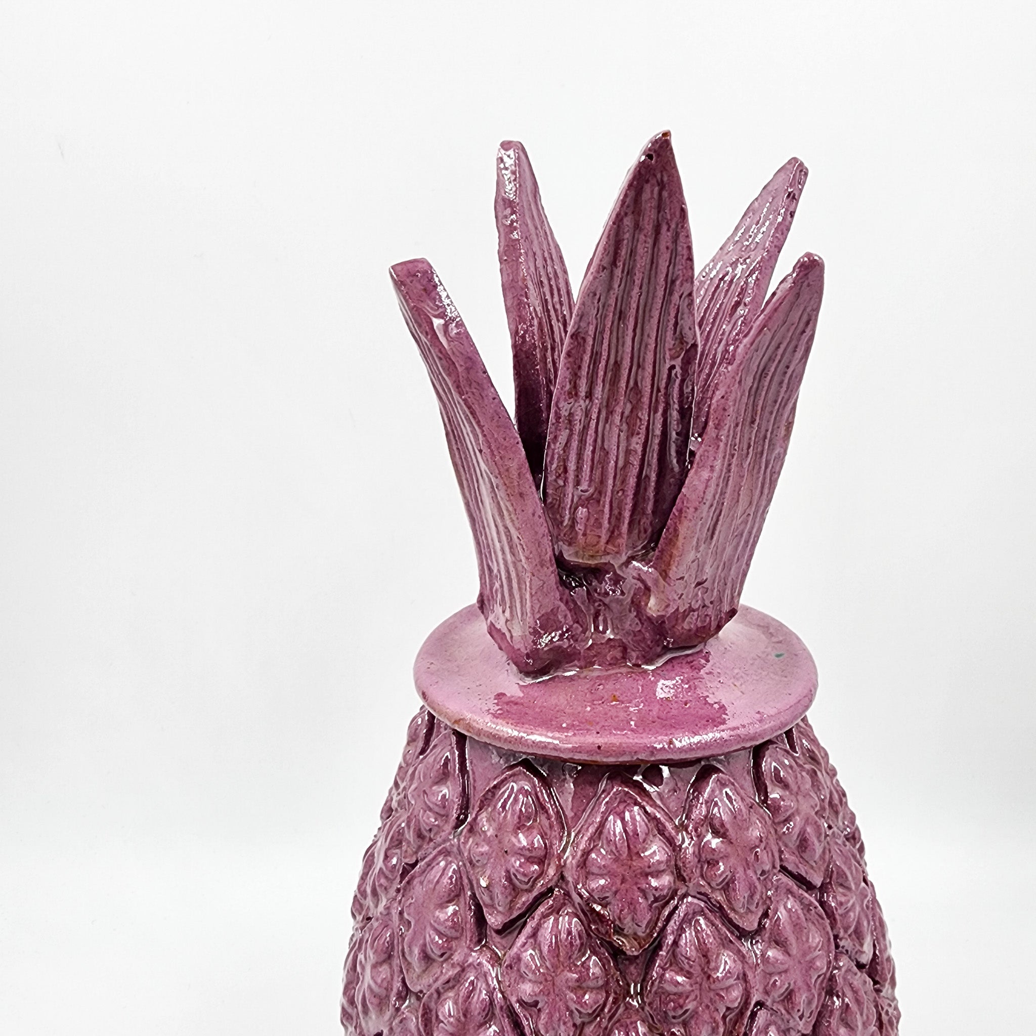 Piña de barro vidriado - morada