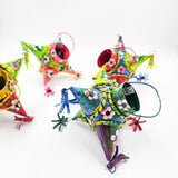 Piñata de hojalata decorada