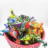 Piñata de hojalata decorada