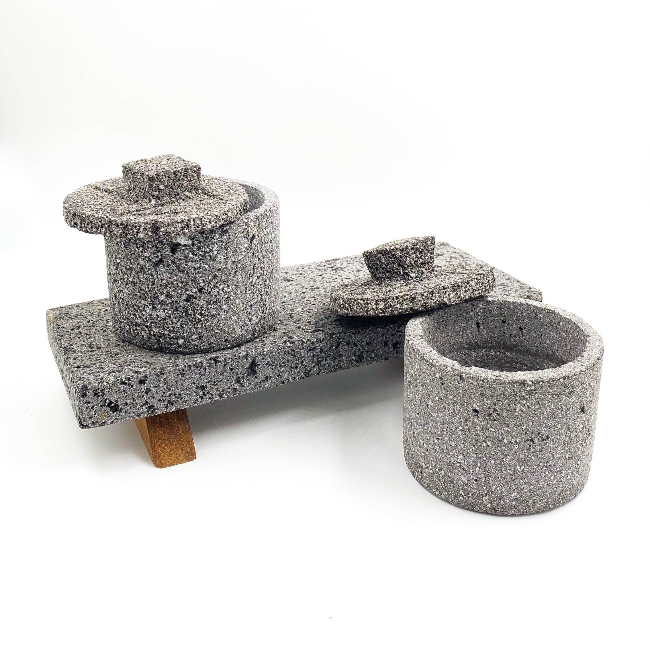 Volcanic stone salsero set with Hidalgo wood base