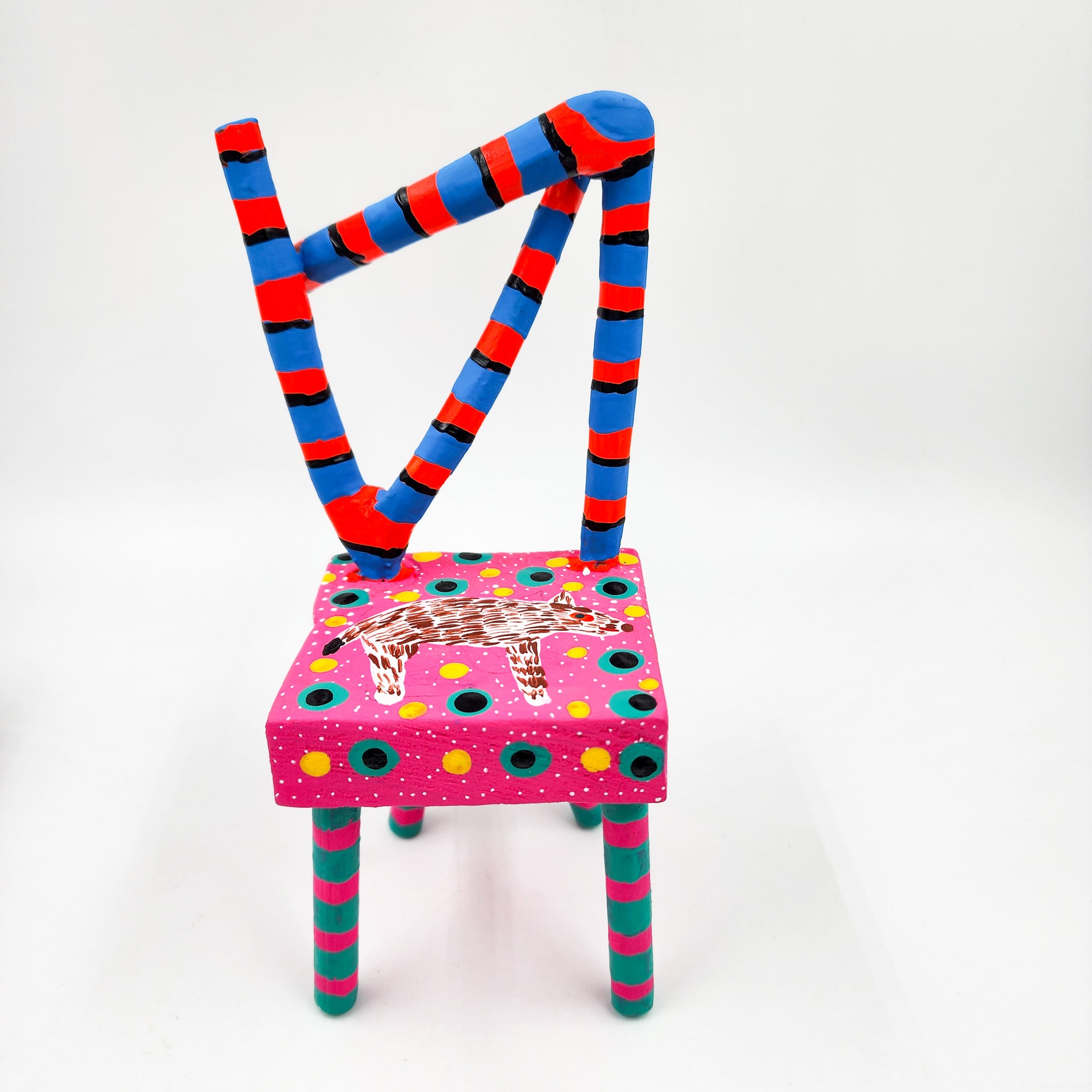 Sillita animales fantásticos talla de madera