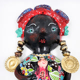 Sirena artesanal hecha de coco