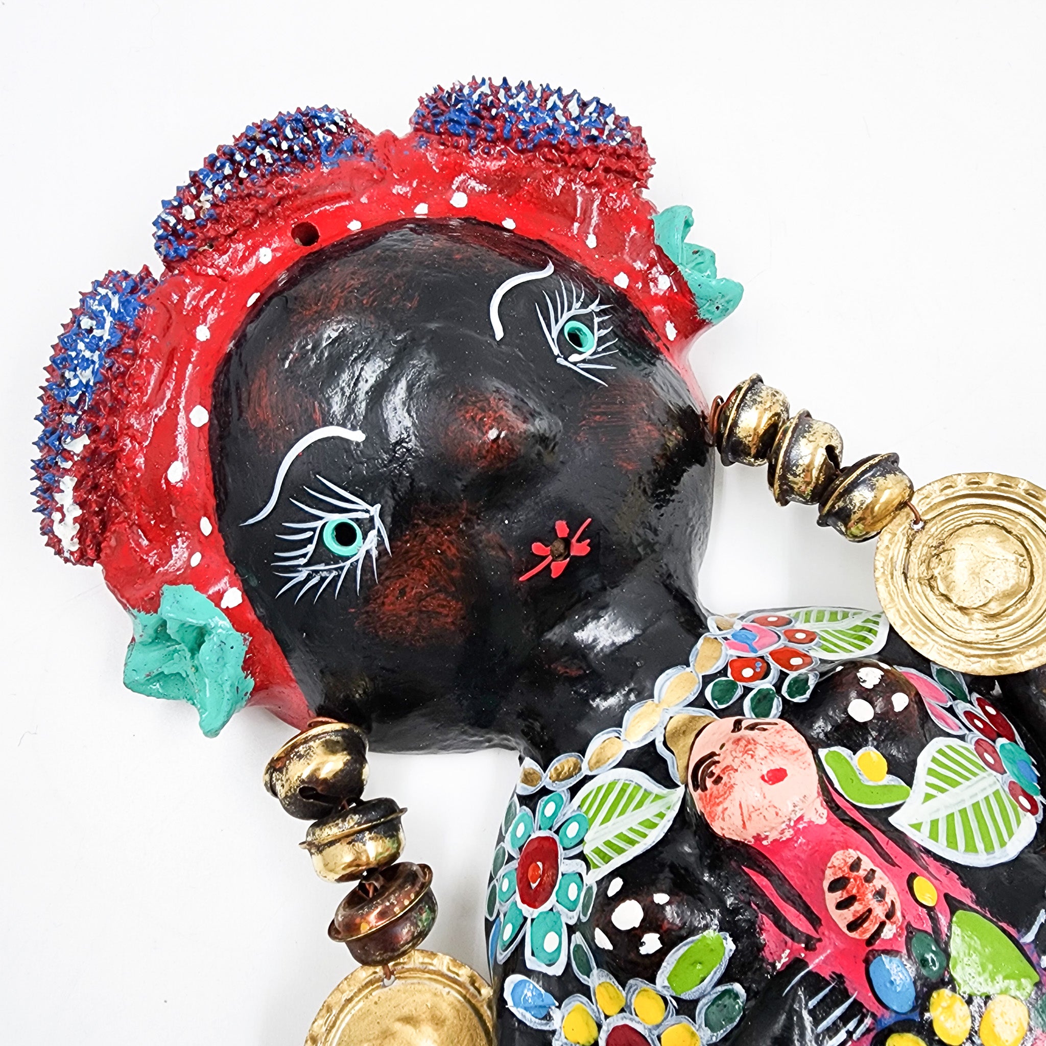 Sirena artesanal hecha de coco