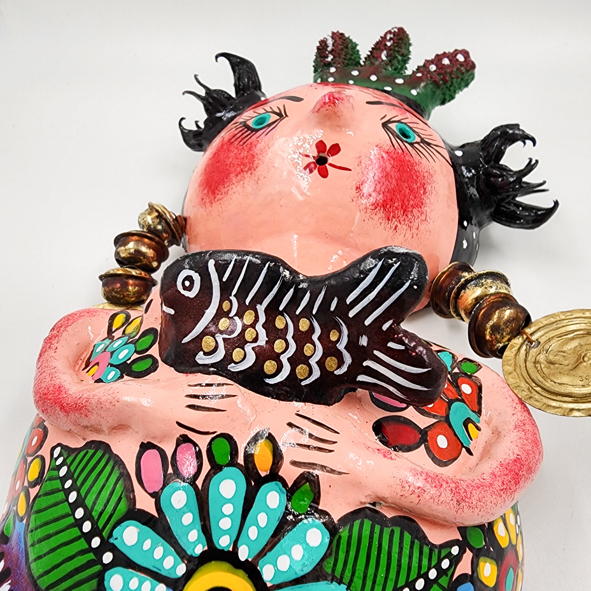 Sirena artesanal hecha de coco