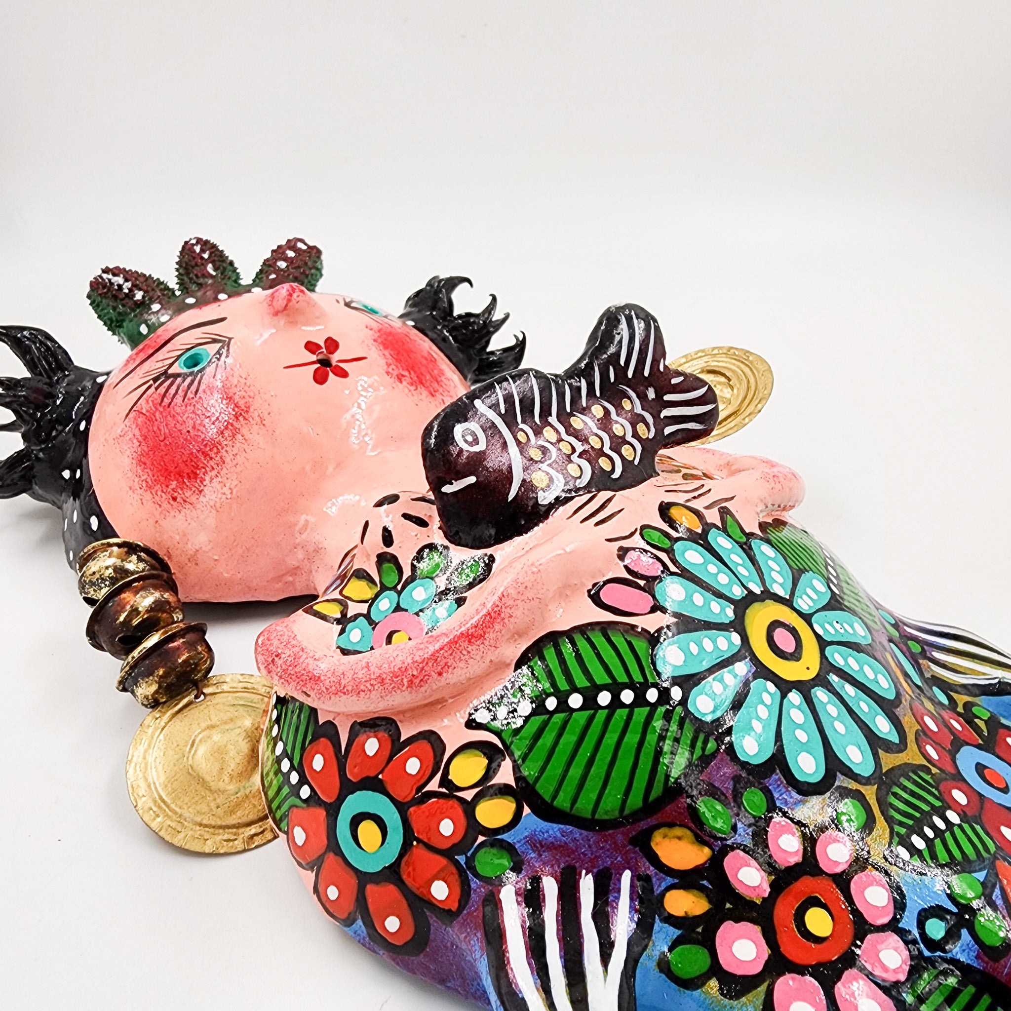 Sirena artesanal hecha de coco